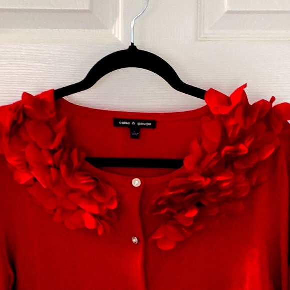 Cable & Gauge embellished red sweater with rhinestone buttons - Picture 1 of 4